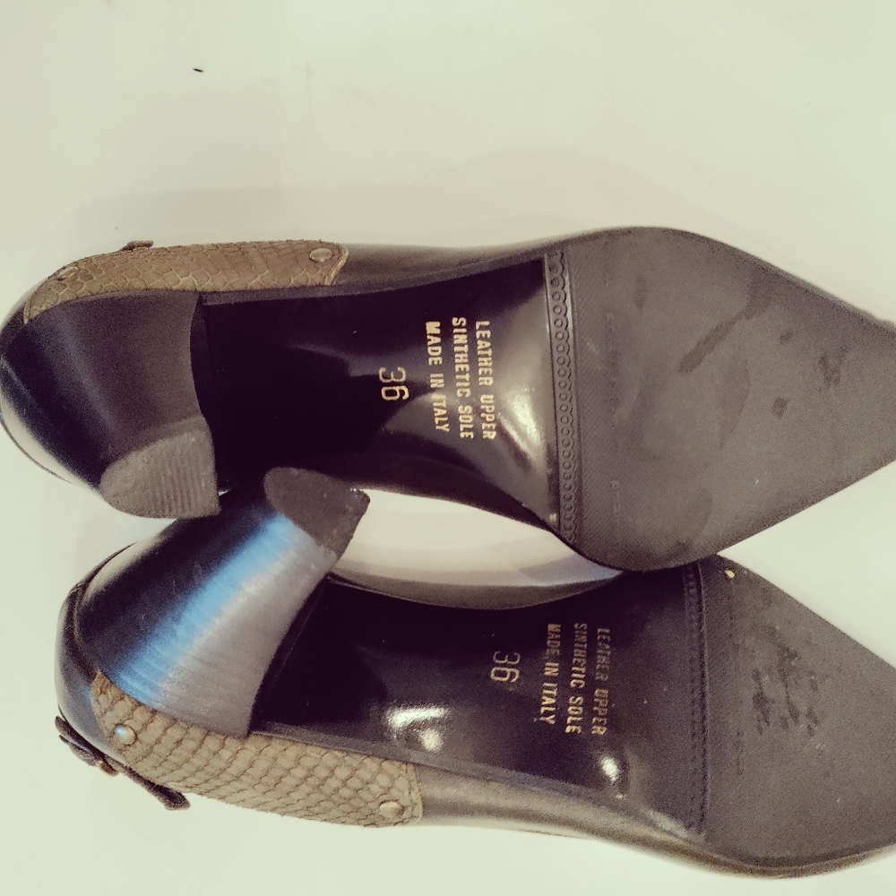 Lumiani Brown Pointed Leather Pumps with Textured Toe - Picture 3 of 3